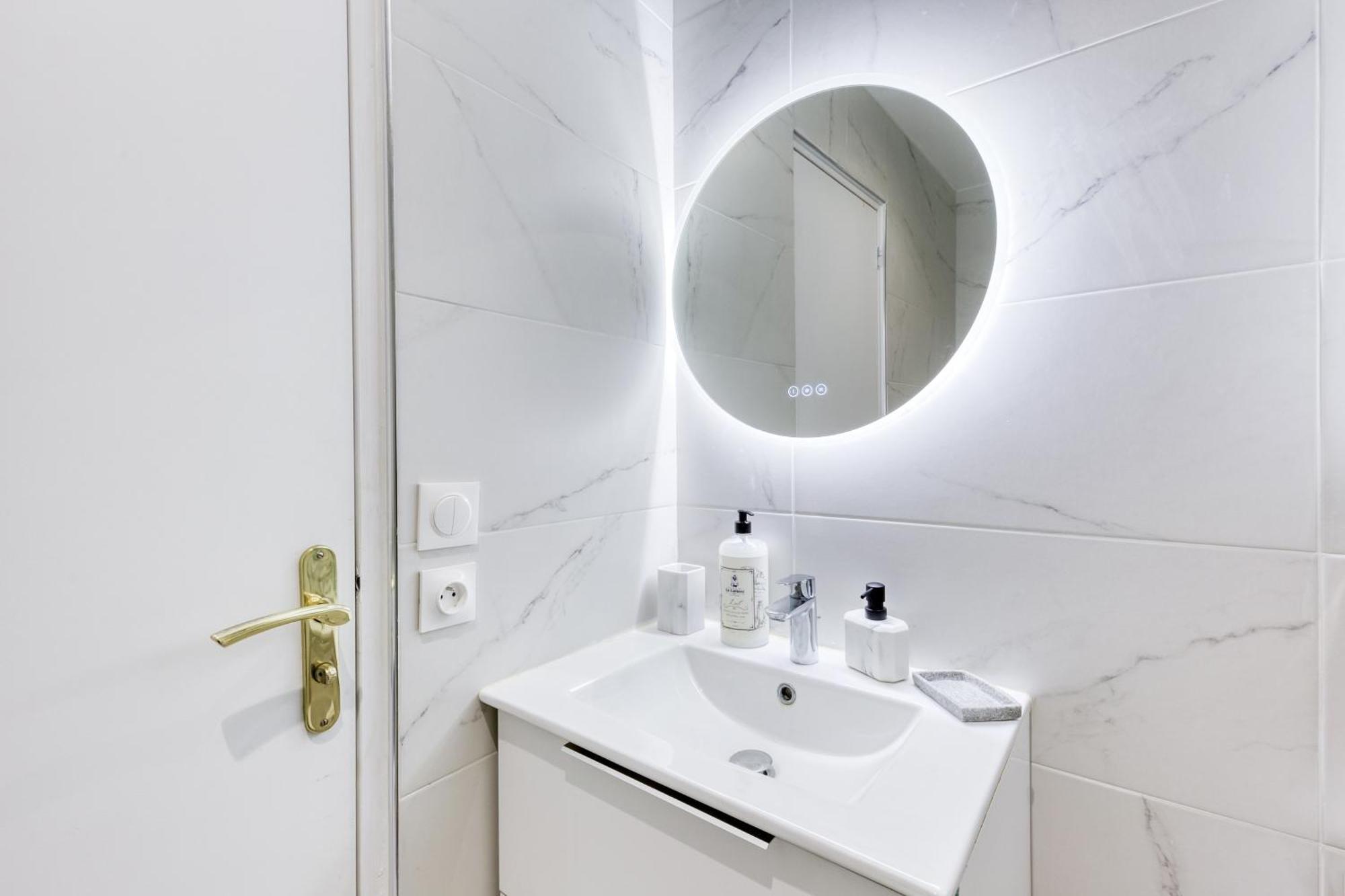 Appartement - 4 Personnes - Parking Prive - Metro 7 - Rer B La Courneuve Εξωτερικό φωτογραφία